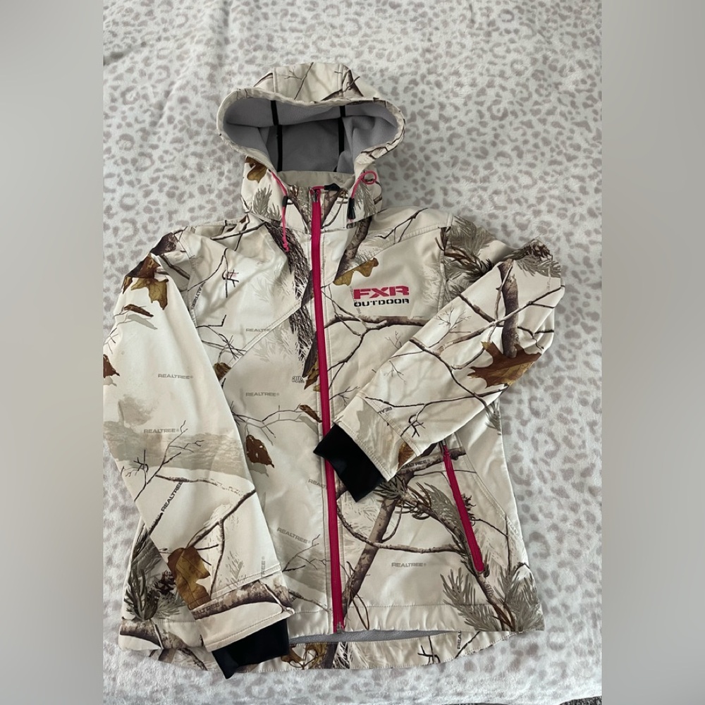 Women’s FXR size 8 realtree Jacket